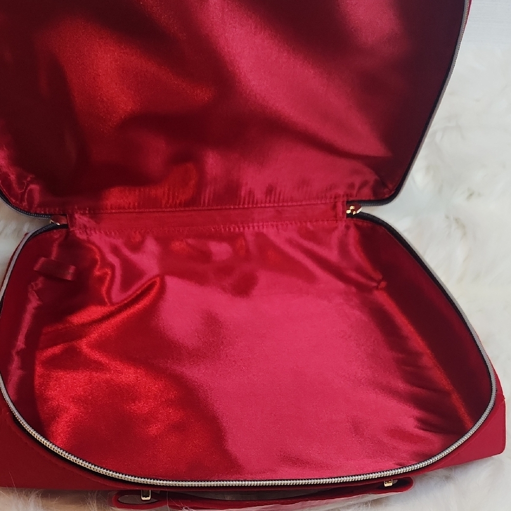 Elegant Estee Lauder Red Bow Cosmetic Bag. Size 13" by 11". - Picture 8 of 11